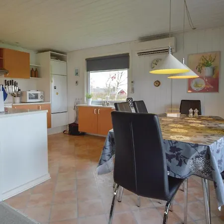 Awesome In W/ Sauna And 3 Bedrooms Feriehus *